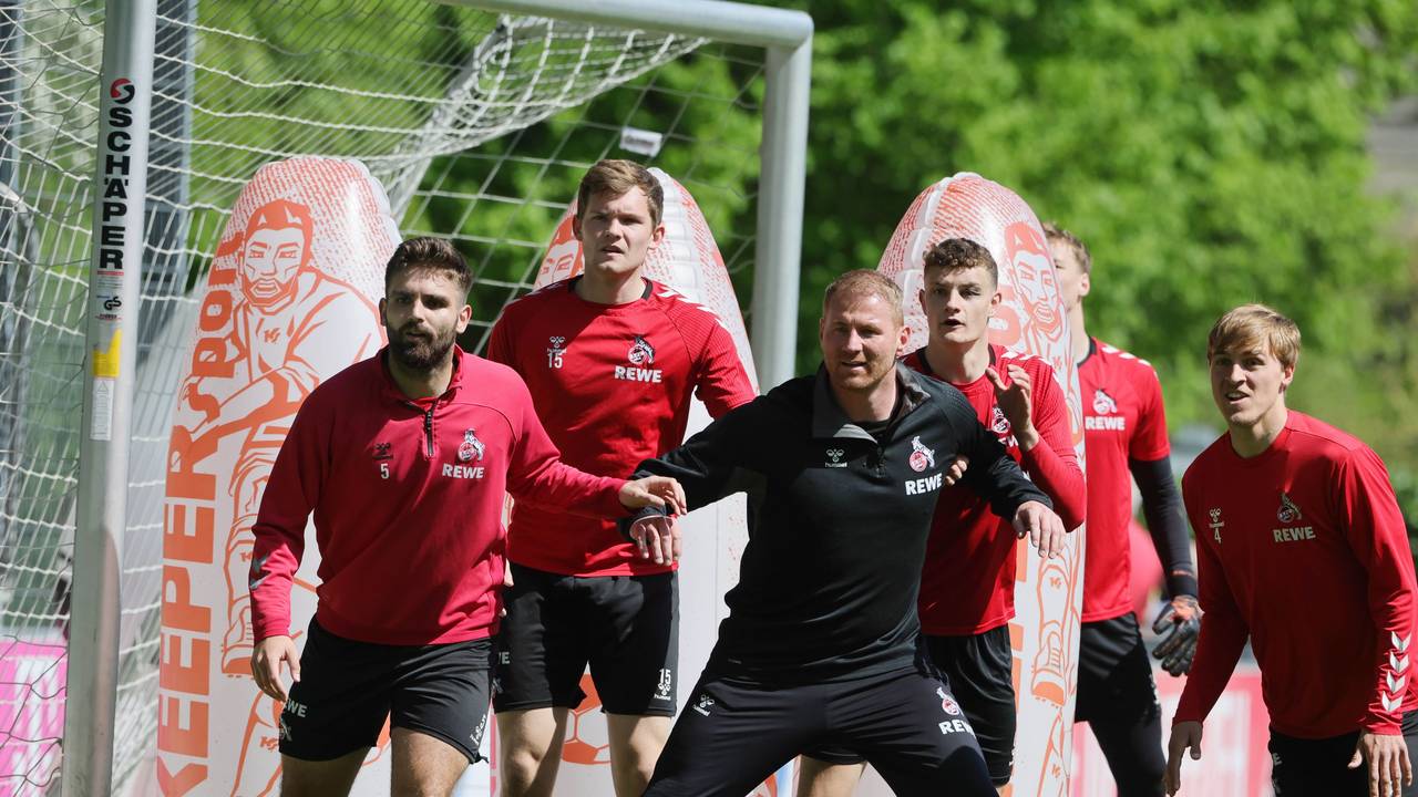 Lukas Sinkiewicz mischt in seiner Zeit als Hospitant beim 1. FC Köln im Training mit.