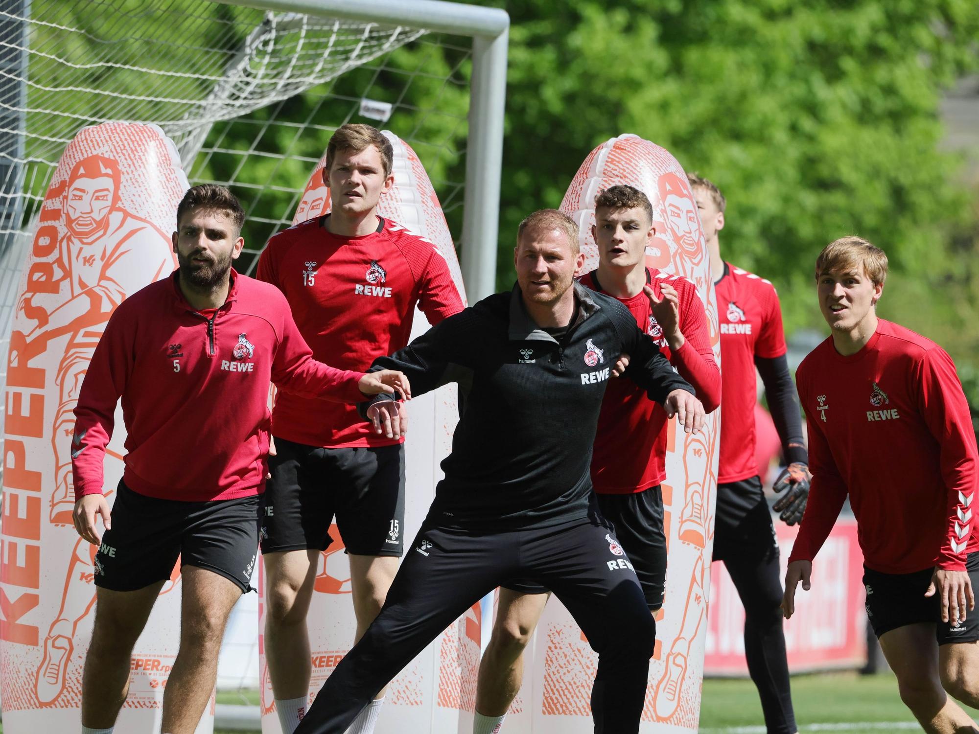 Lukas Sinkiewicz mischt in seiner Zeit als Hospitant beim 1. FC Köln im Training mit.