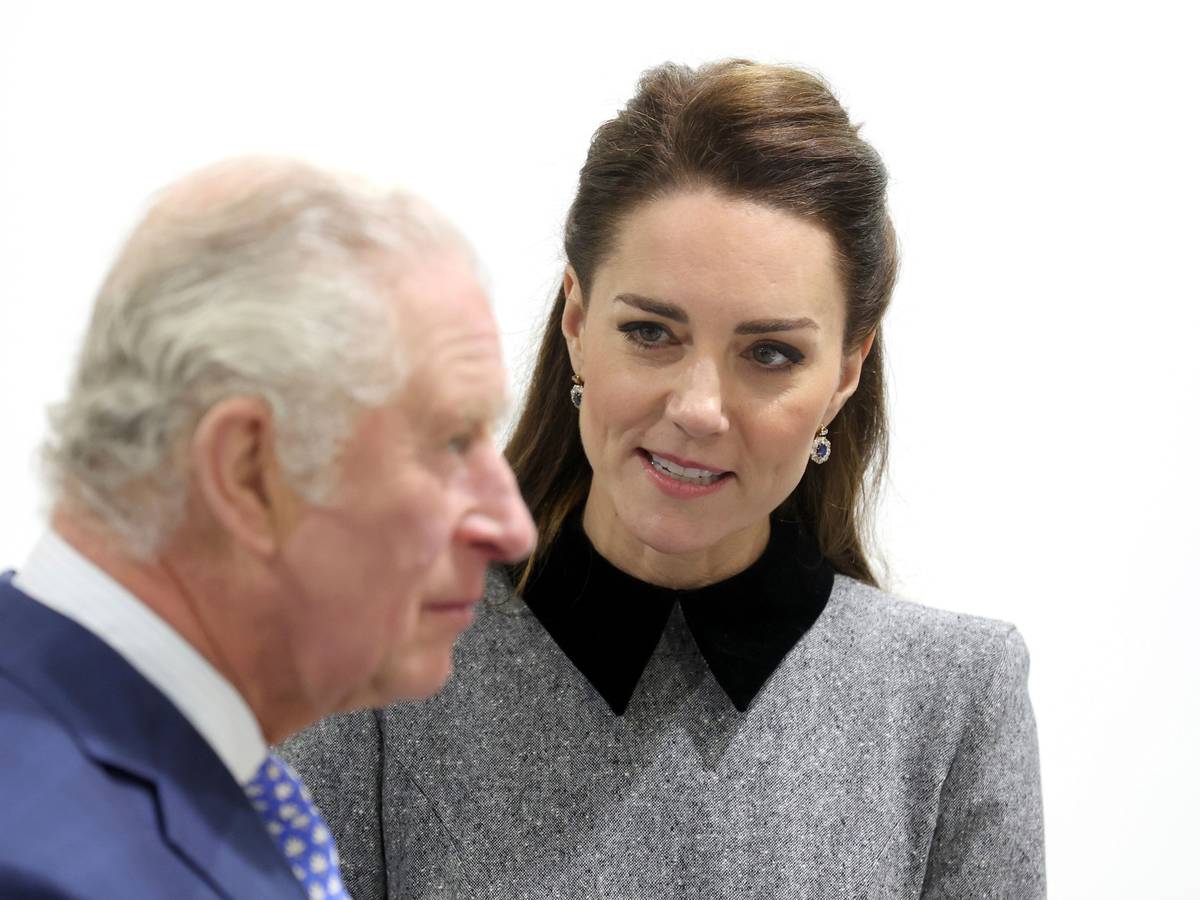 König Charles und Prinzessin Kate im Gespräch.