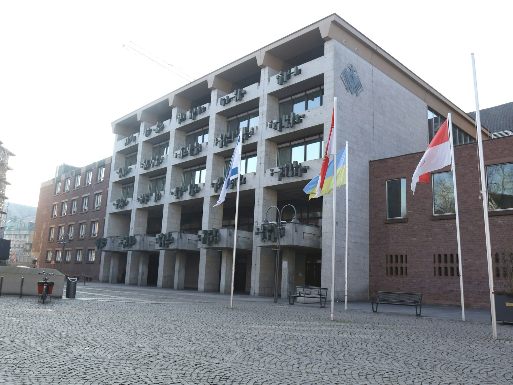 Blick auf die Vorderseite des Historischen Rathauses in Köln.