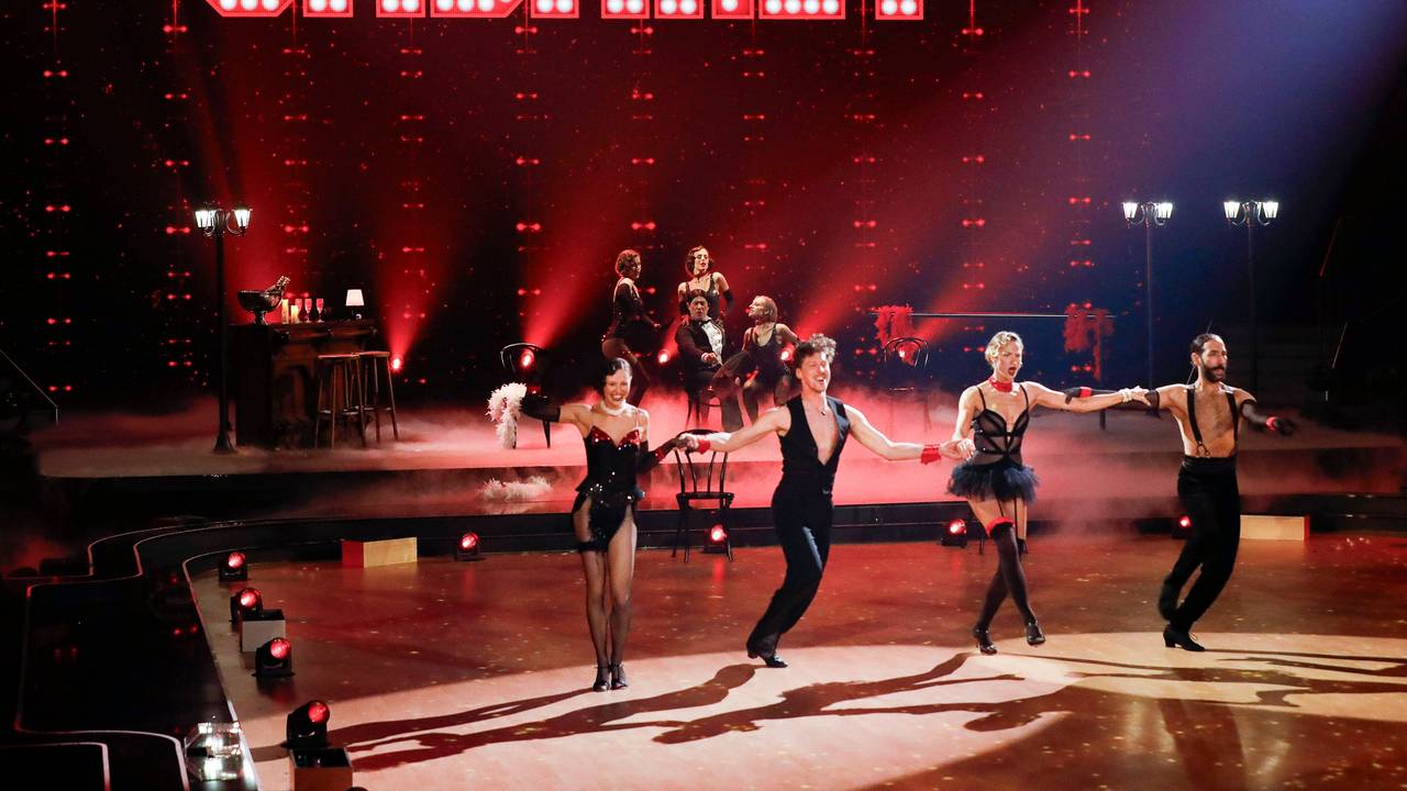 Das Team Llambi in der achten Live-Show der 17. Staffel der RTL-Tanzshow Let s Dance im MMC Coloneum.