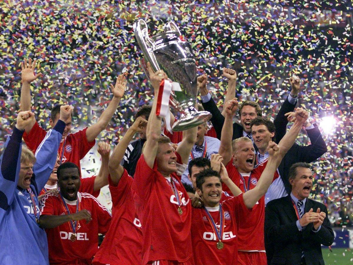 Stefan Effenberg und der FC Bayern München feiern den Champions-League-Sieg 2001.