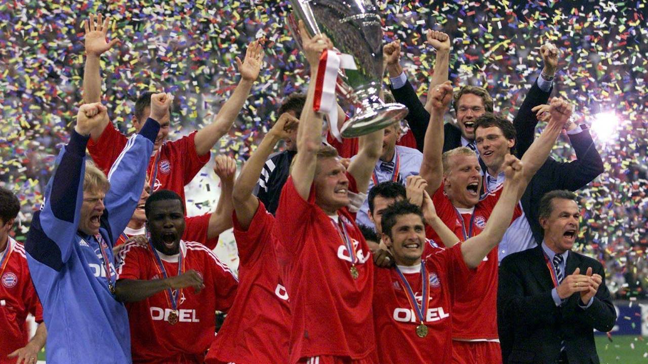 Stefan Effenberg und der FC Bayern München feiern den Champions-League-Sieg 2001.