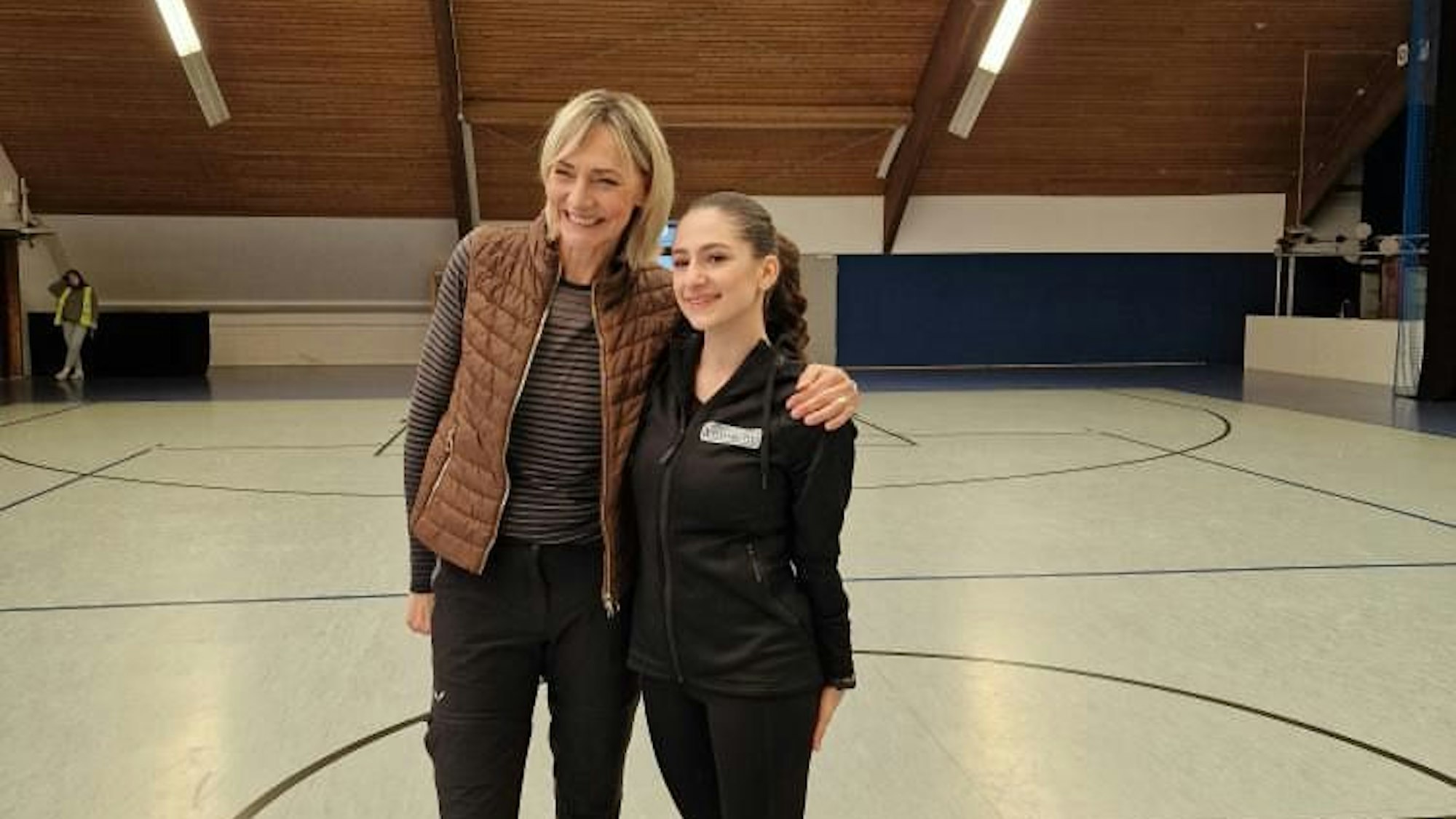Heike Drechsler mit „Rote Rosen“-Schauspielerin Alinda Yamaci.