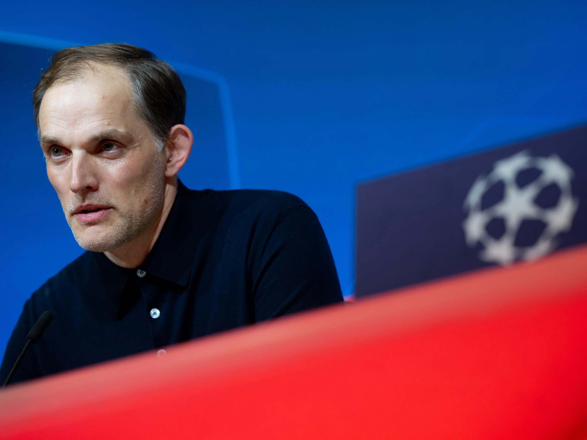 Trainer Thomas Tuchel von München nimmt nach dem Spiel an einer Pressekonferenz teil.
