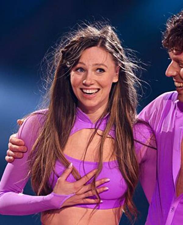 Ann-Kathrin Bendixen, Influencerin, und Valentin Lusin, Profitänzer, tanzen in der RTL-Tanzshow „Let's Dance“ im Coloneum.