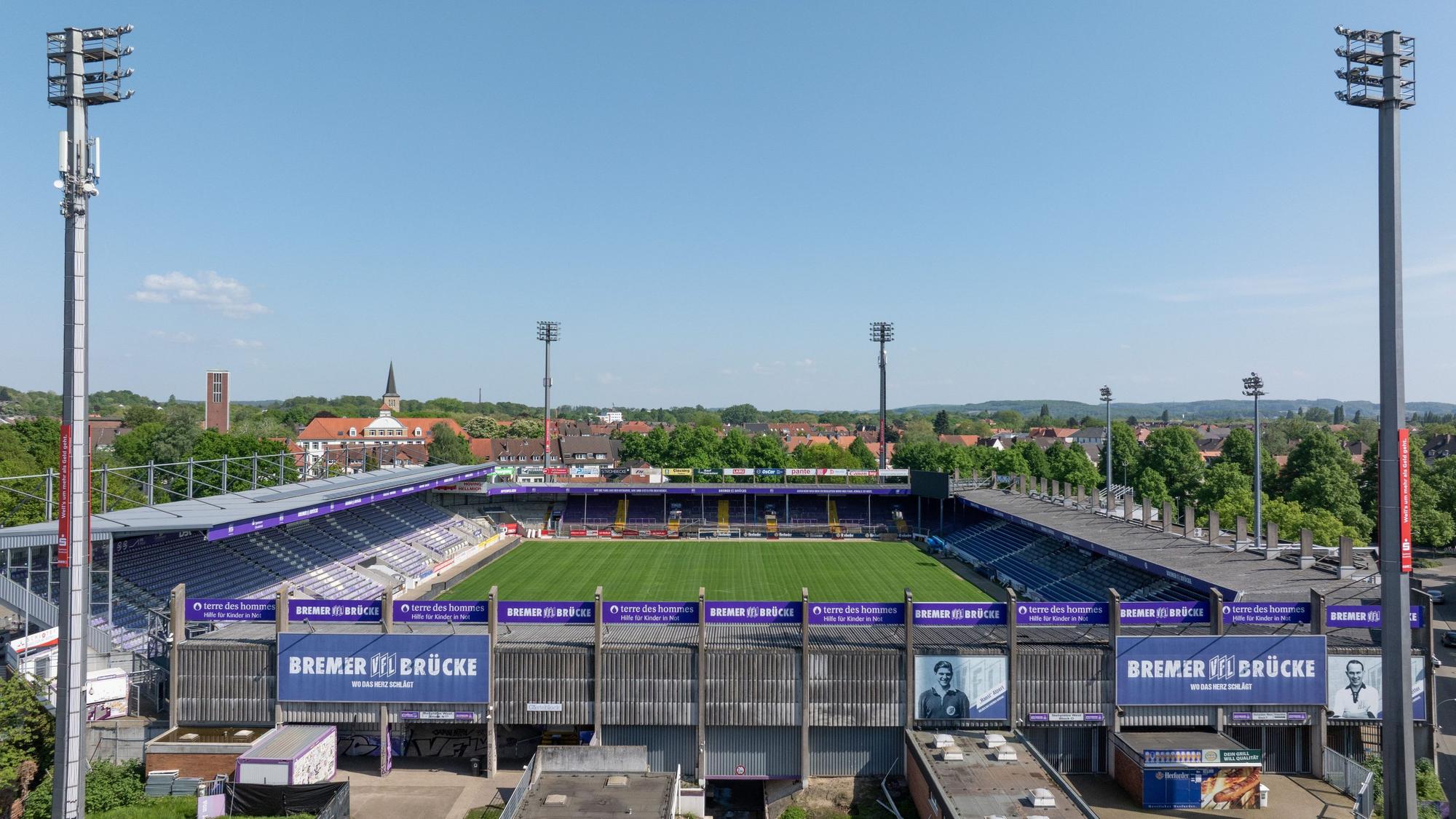 Luftbild einer Drohne vom Stadion an der Bremer Brücke.