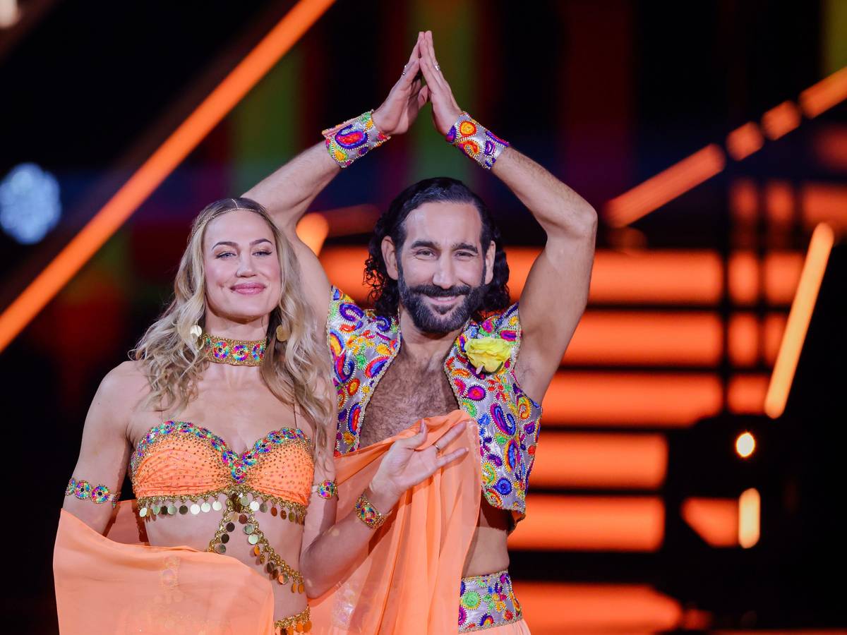 Lulu, Sängerin, und Massimo Sinato, Profitänzer, tanzen in der RTL-Tanzshow „Let’s Dance“ (3. Mai 2024, Köln)