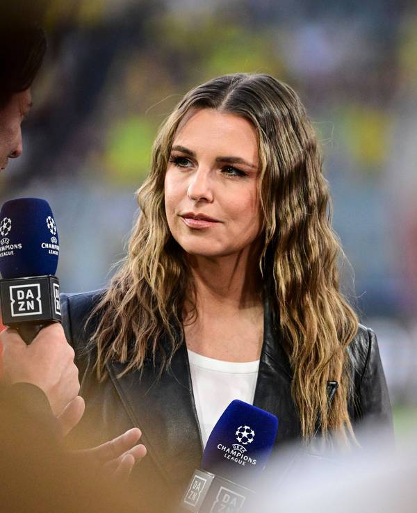 Laura Wontorra bei der Champions League Übertragung von Dortmund gegen Paris.