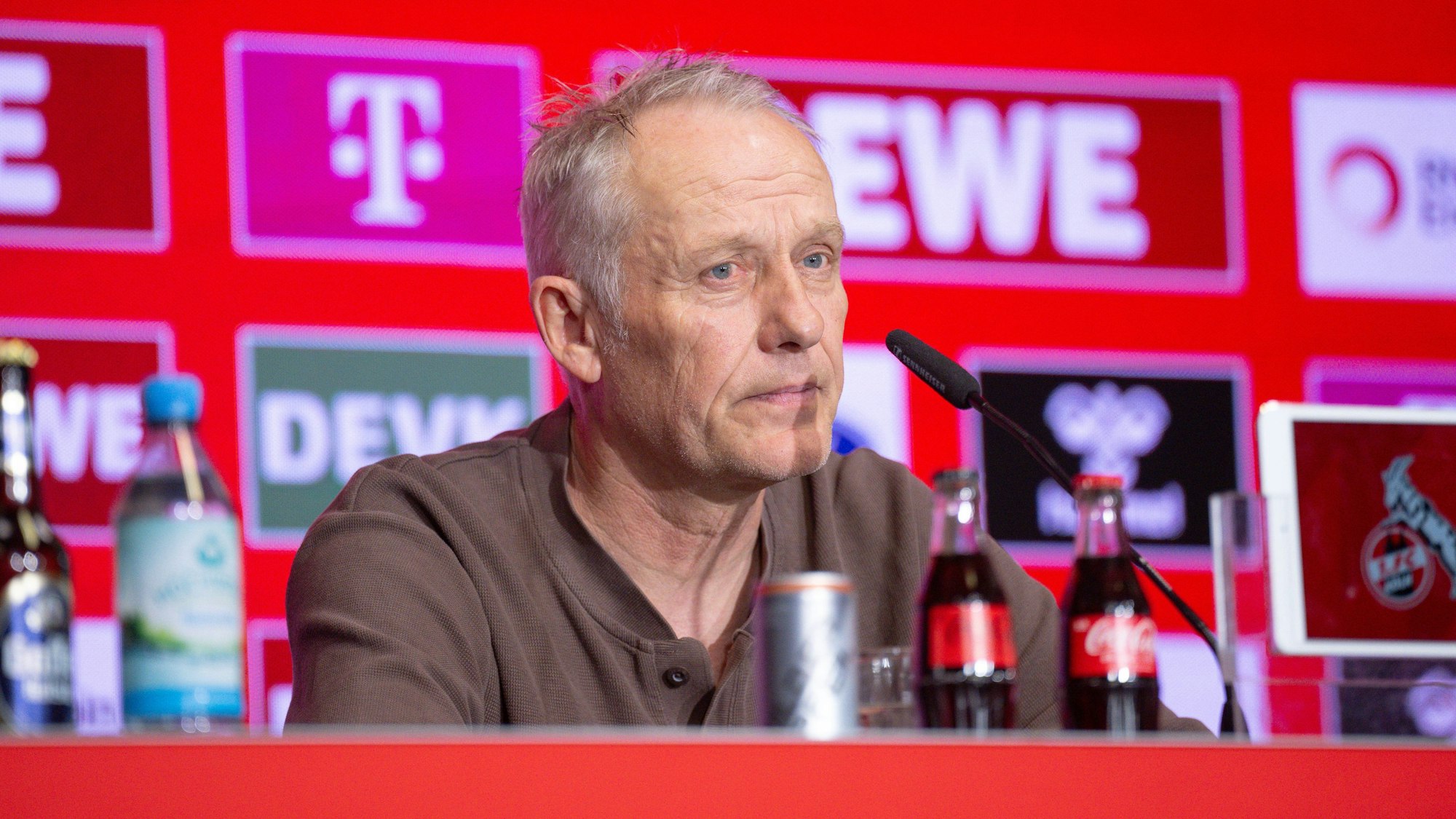 Freiburg-Trainer Christian Streich auf der Pressekonferenz nach dem 0:0 gegen den 1. FC Köln am Samstag (4. Mai 2024).