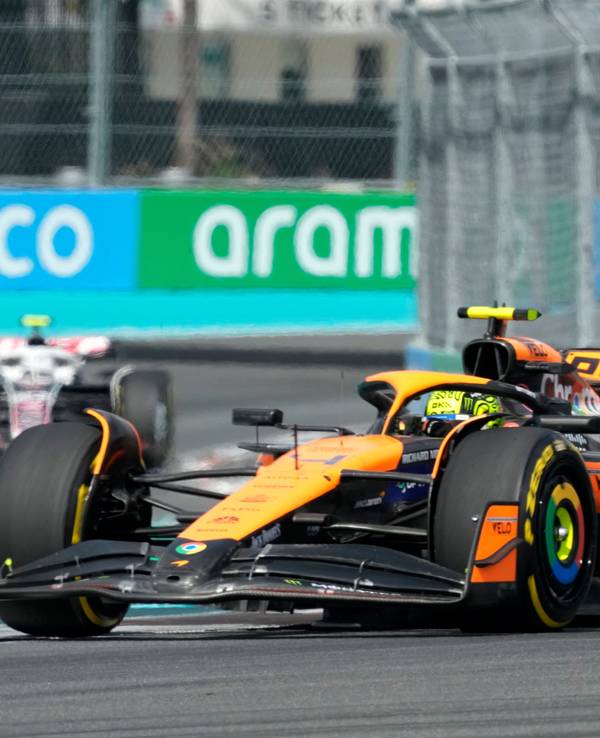 Der britische McLaren-Pilot Lando Norris steuert seinen Wagen während des Formel-1-Grand-Prix von Miami.