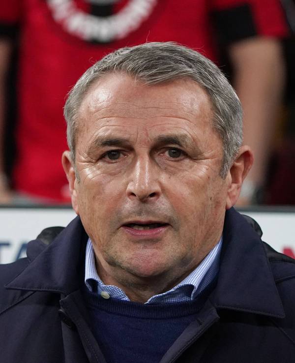 Fortuna-Boss Klaus Allofs während dem DFB-Pokal-Halbfinale gegen Bayer Leverkusen am 3. April 2024.