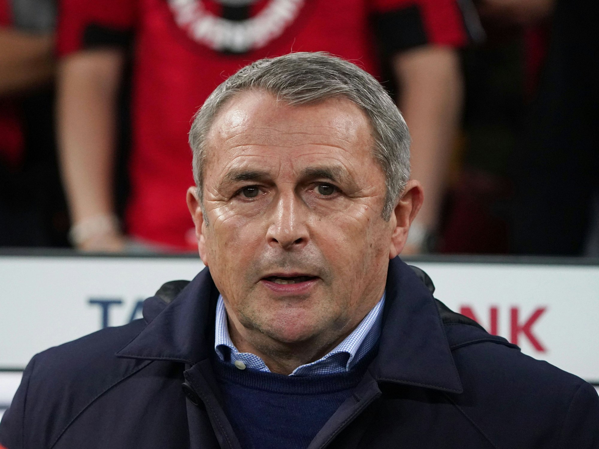 Fortuna-Boss Klaus Allofs während dem DFB-Pokal-Halbfinale gegen Bayer Leverkusen am 3. April 2024.