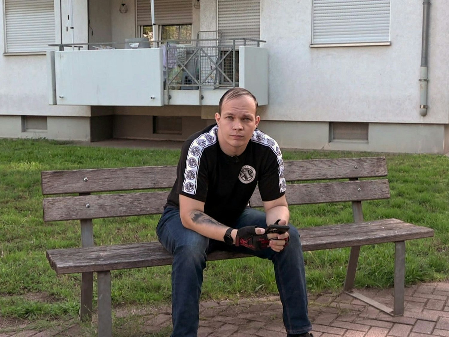 Dominik von Hartz und herzlich.