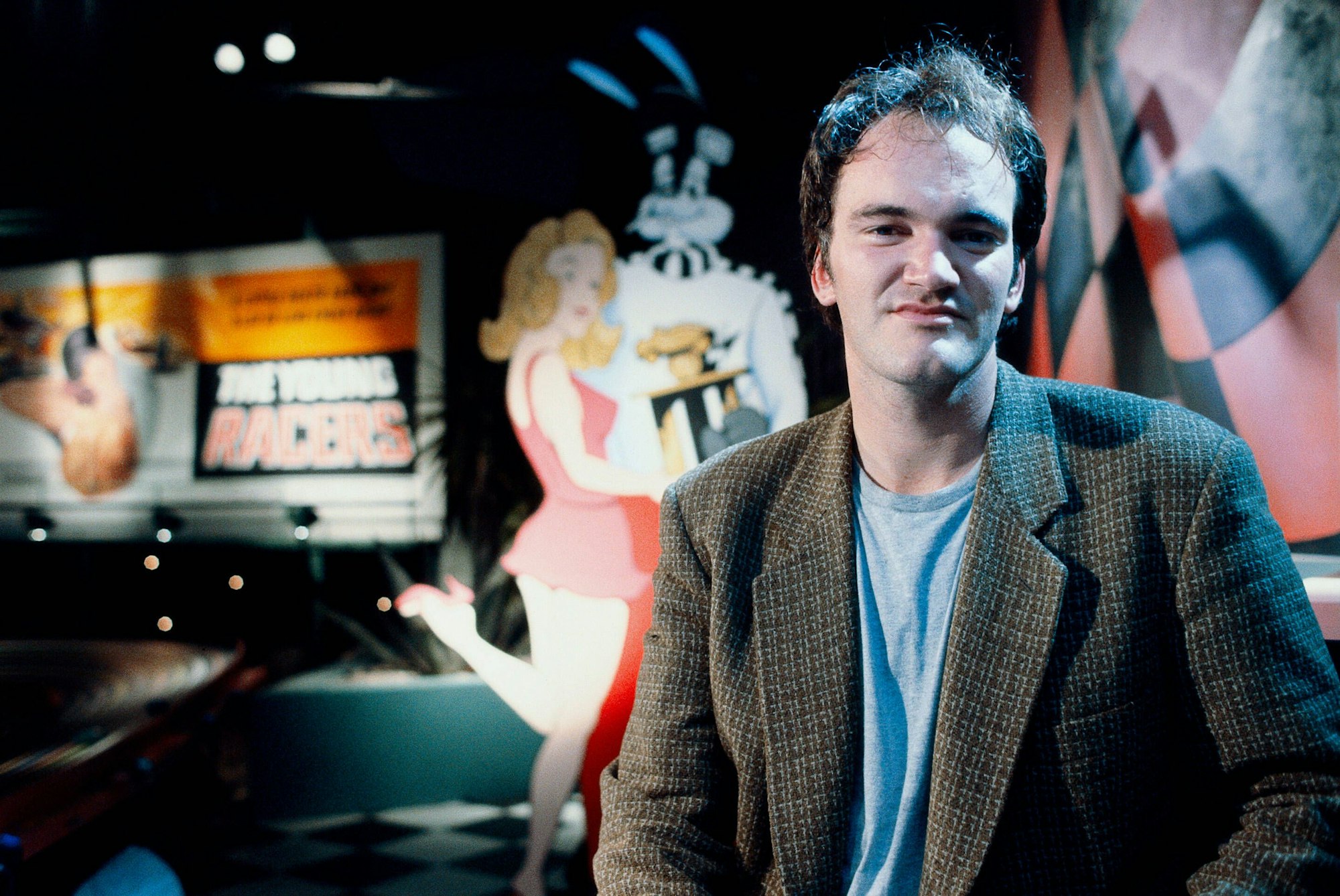 Quentin Tarantino 1994 am Set von „Pulp Fiction“: Jörg Hengstler, der dem Regisseur seine deutsche Stimme lieh, ist tot.