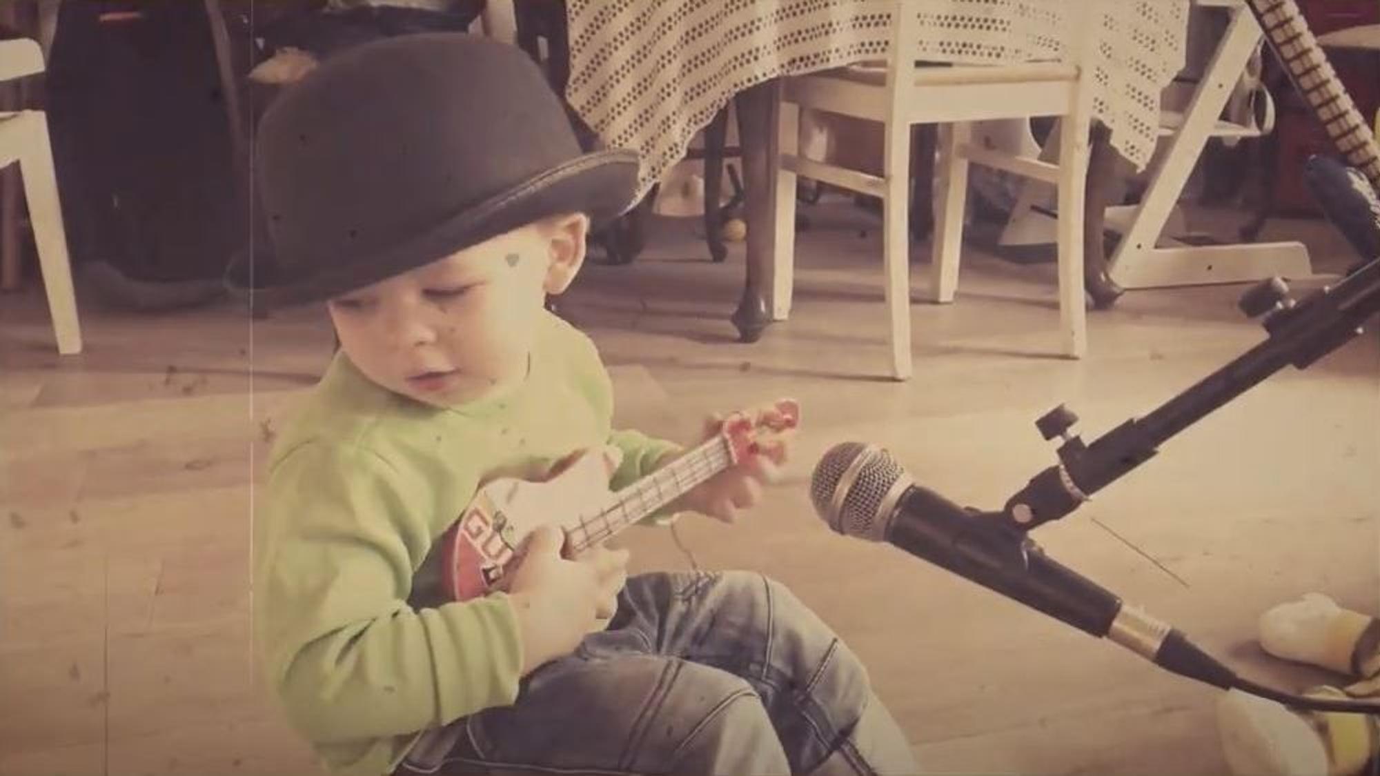Benjamin Heuser im Musikvideo.