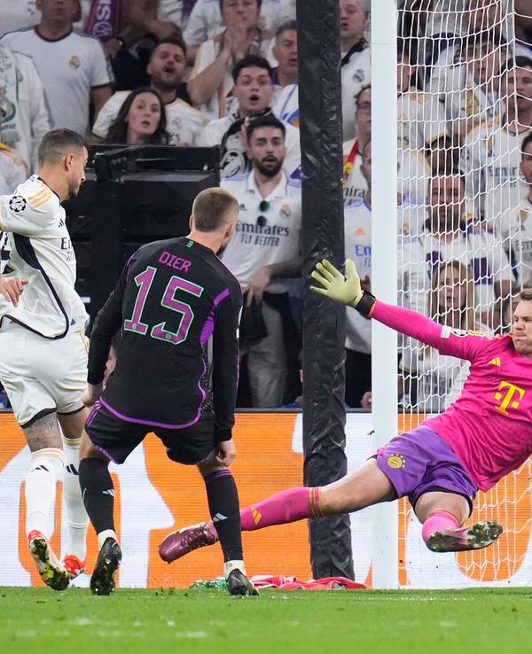 Joselu gleicht für Real Madrid gegen den FC Bayern aus.