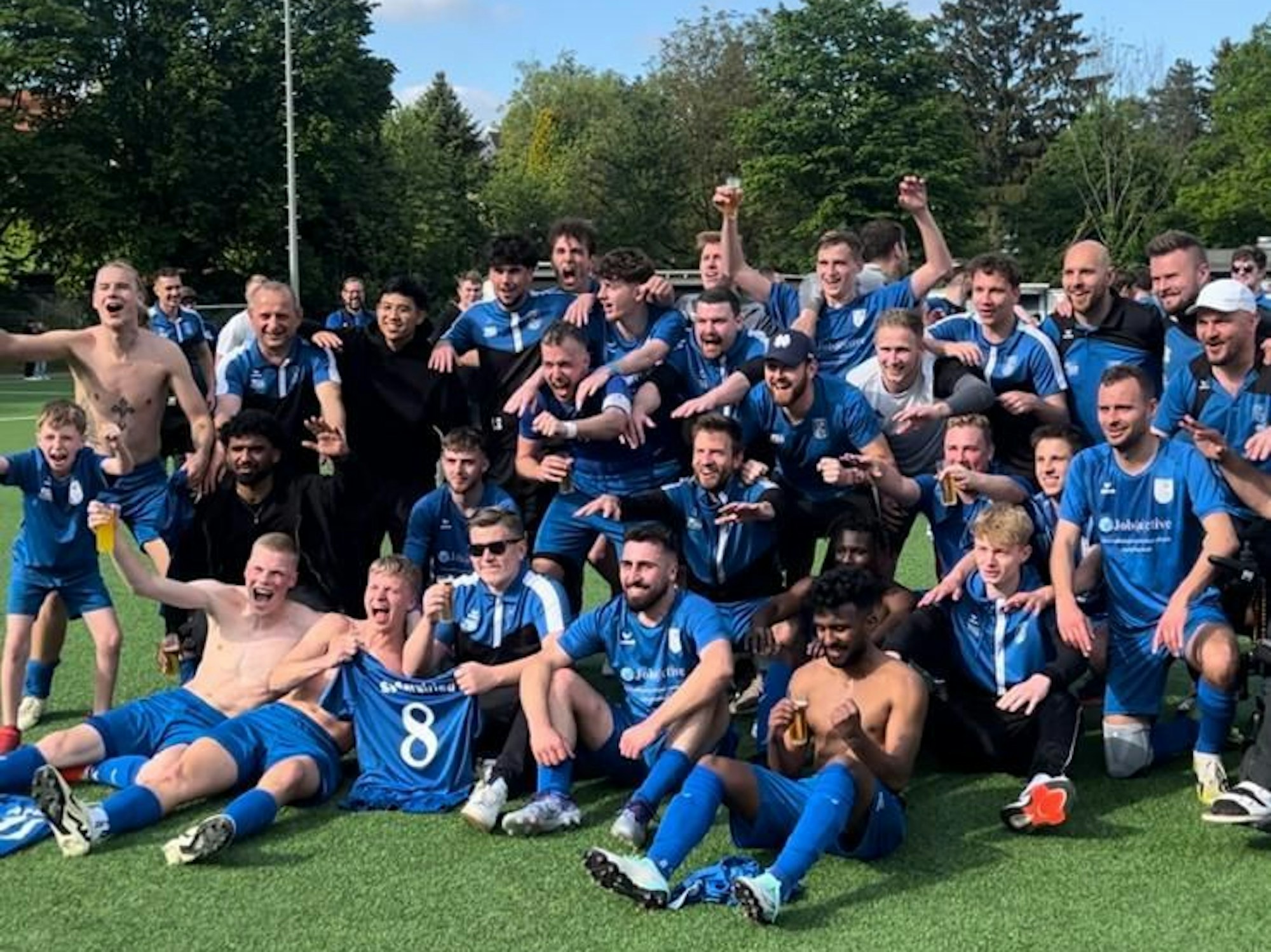 Beim SV Bergfried Leverkusen gab es aufgrund des Aufstiegs in die Bezirksliga jede Menge Grund zum Feiern.