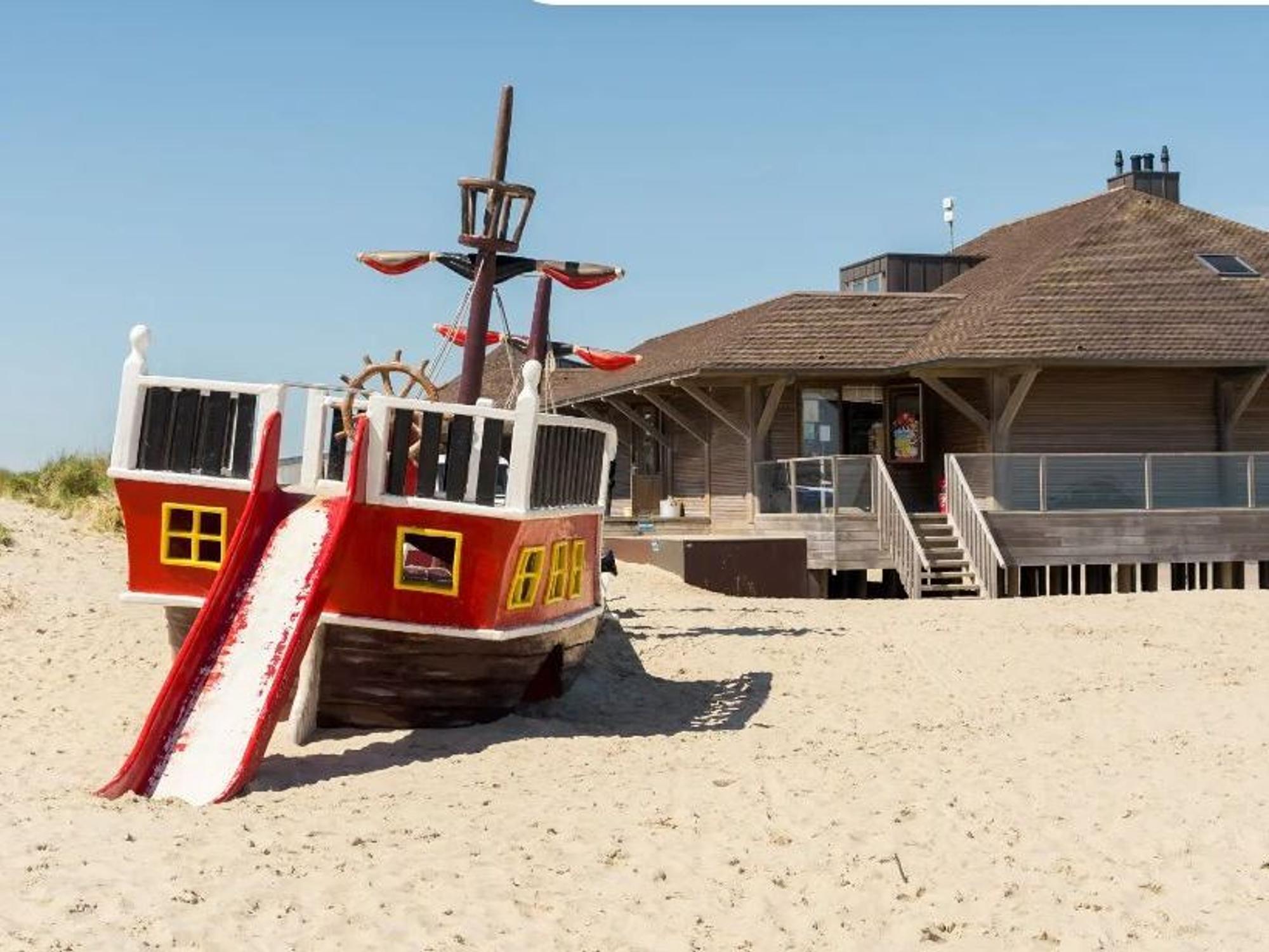 Strandbude De Piraat in Cadzand im Frühjahr 2024