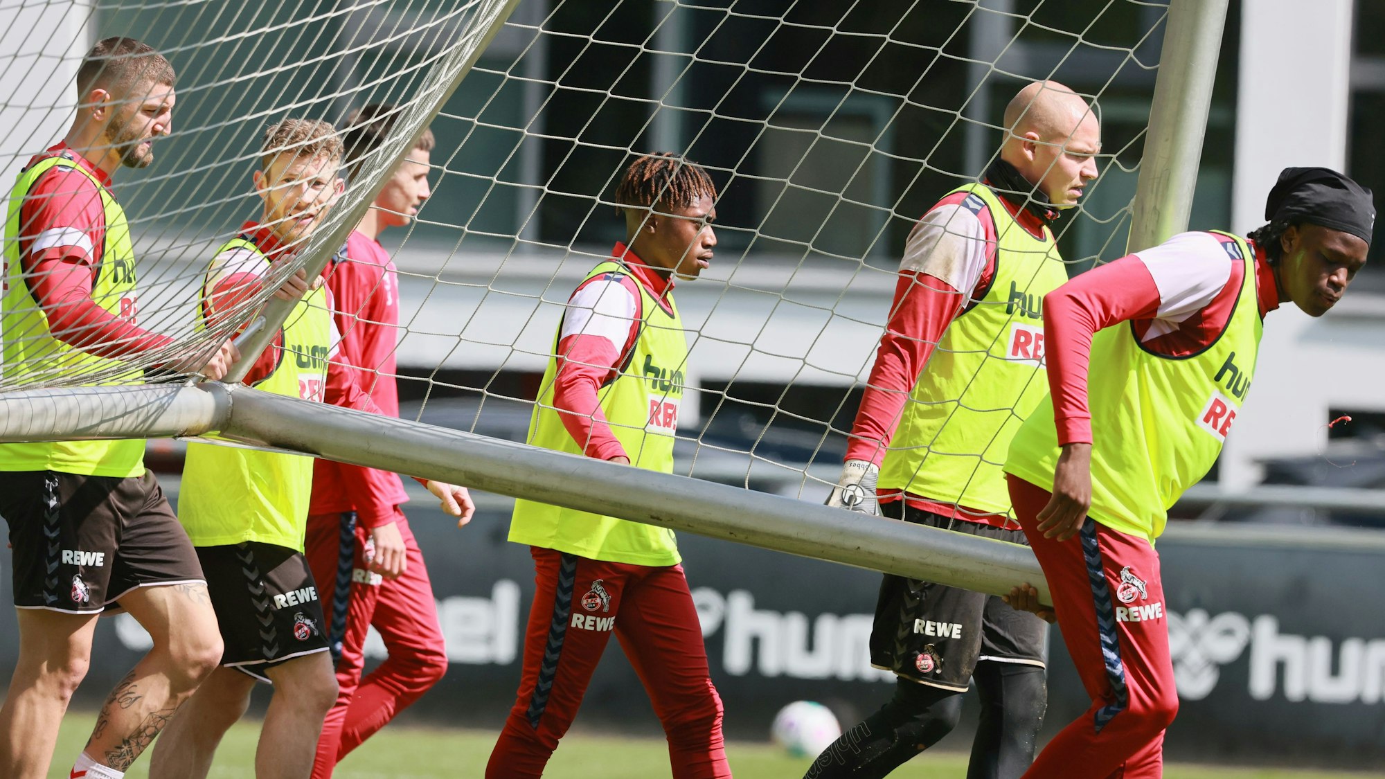 1. FC Köln, Training mit Justin Diehl (Mitte).