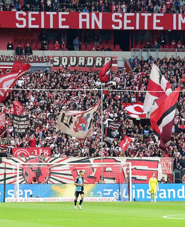 Blick auf die Fankurve von Fortuna Düsseldorf.
