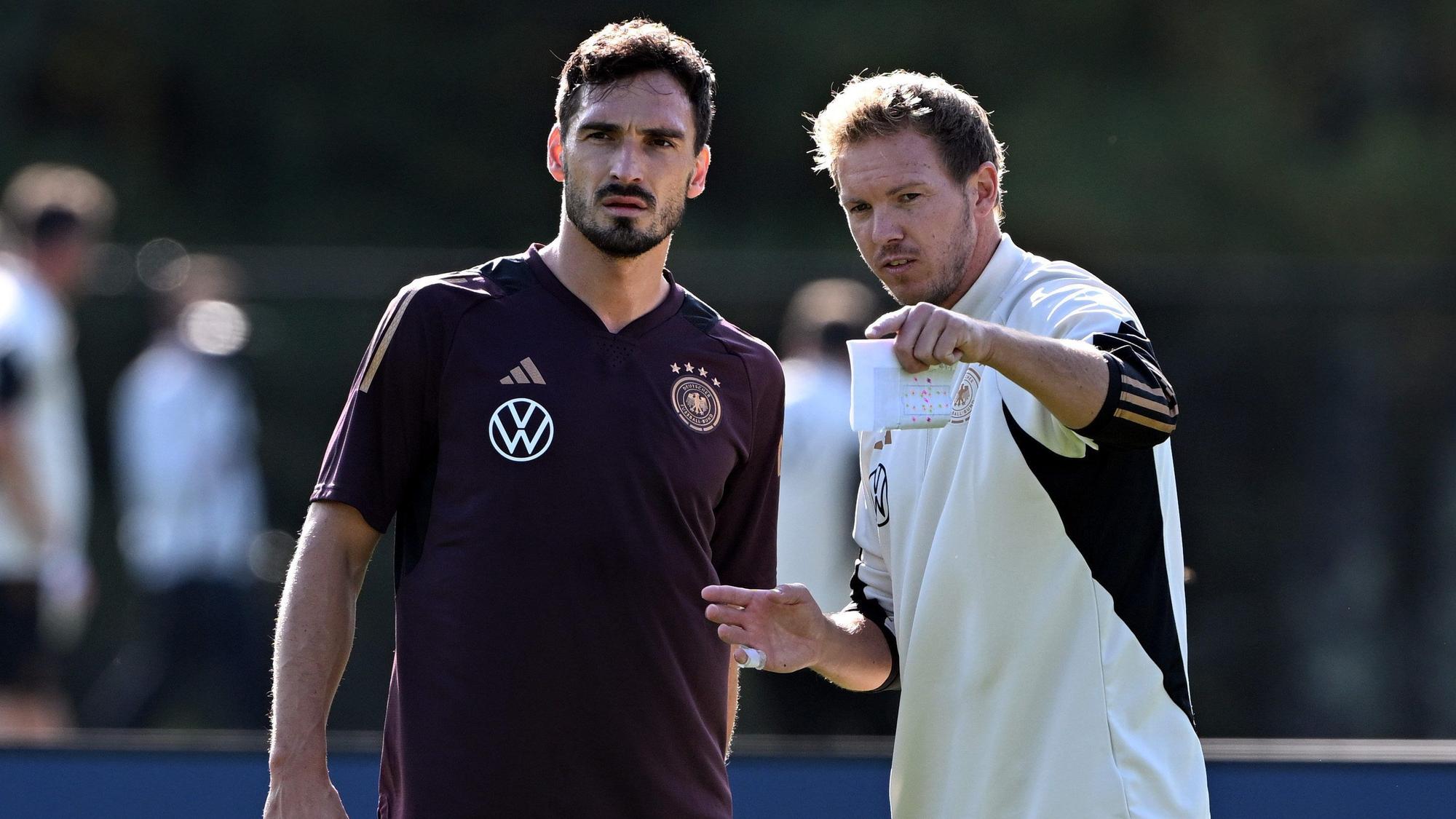 Mats Hummels (links) und Julian Nagelsmann im Oktober 2023 auf der USA-Reise der Nationalmannschaft
