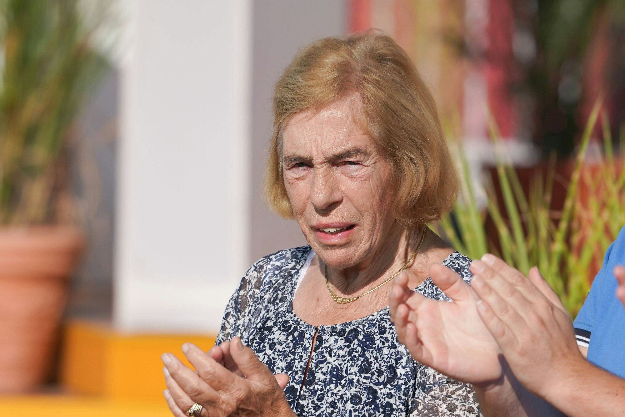 Stefanie Mross im Publikum bei der Show ihres Sohnes „Immer wieder Sonntags“.