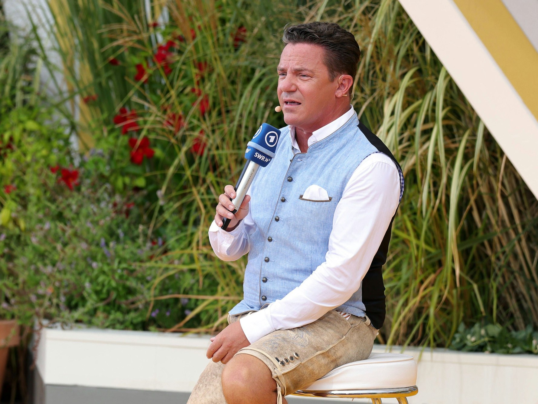 Stefan Mross auf der Bühne bei der ARD-Unterhaltungs-Sendung „Immer wieder Sonntags“.