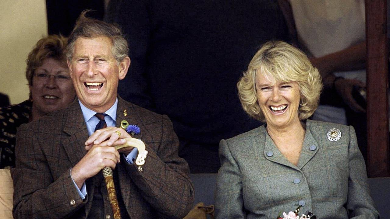 König Charles III. und Königin Camilla am 7. August 2004 bei den Highland Games in Braemar (Schottland)