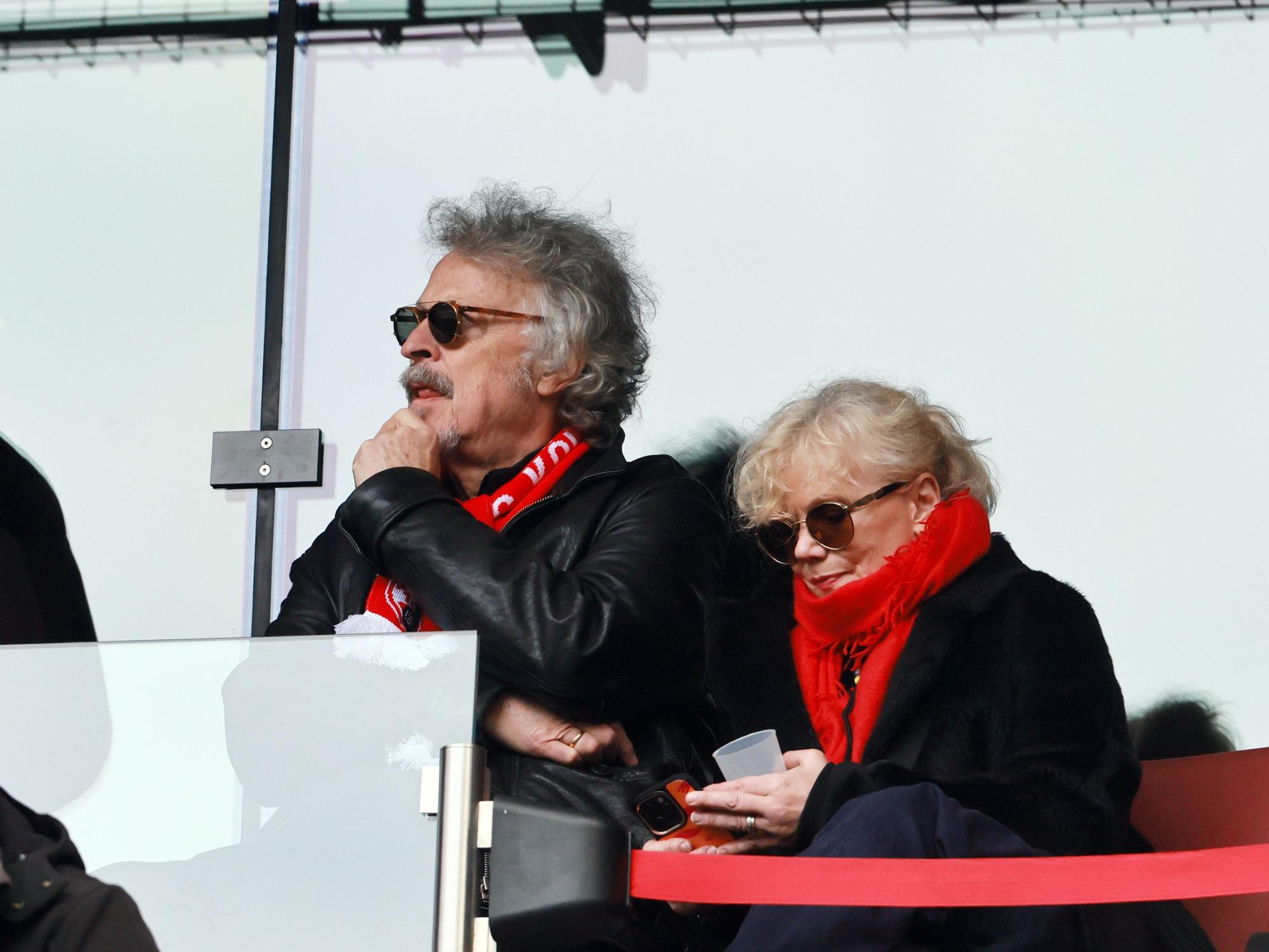 Wolfgang Niedecken mit Frau Tina im Kölner Stadion.