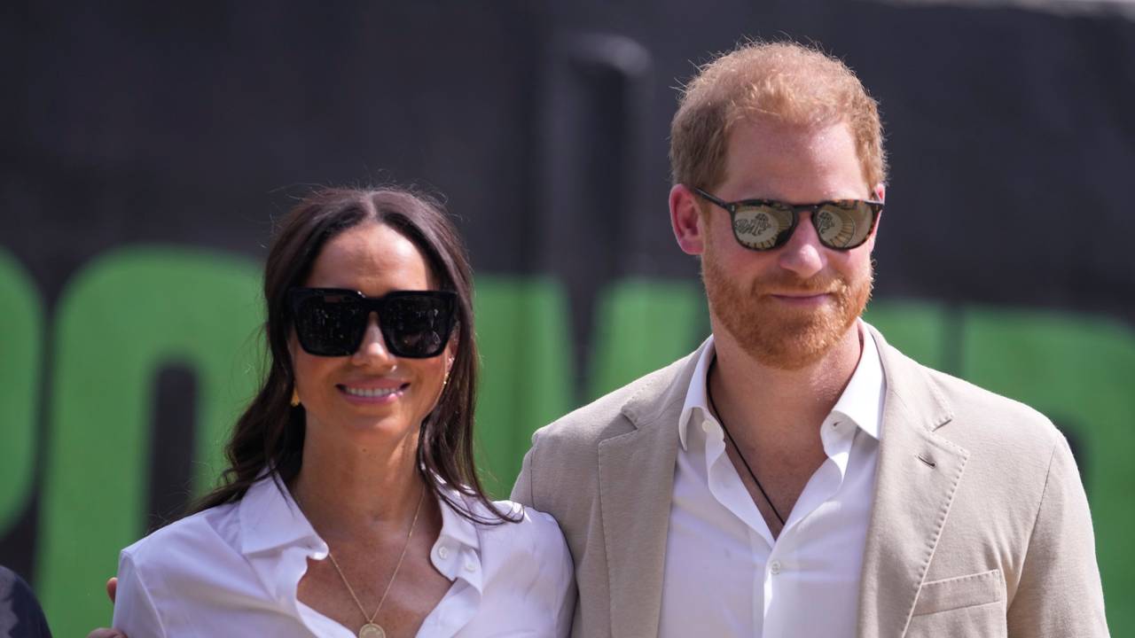 Prinz Harry (r) und Meghan besuchen im Mai 2024 die Giant of Africa Foundation bei der Dream Big Basketball Klinik. In einem aktuellen Interview stellte das Paar sein neues Projekt „The Parents Network“ vor.