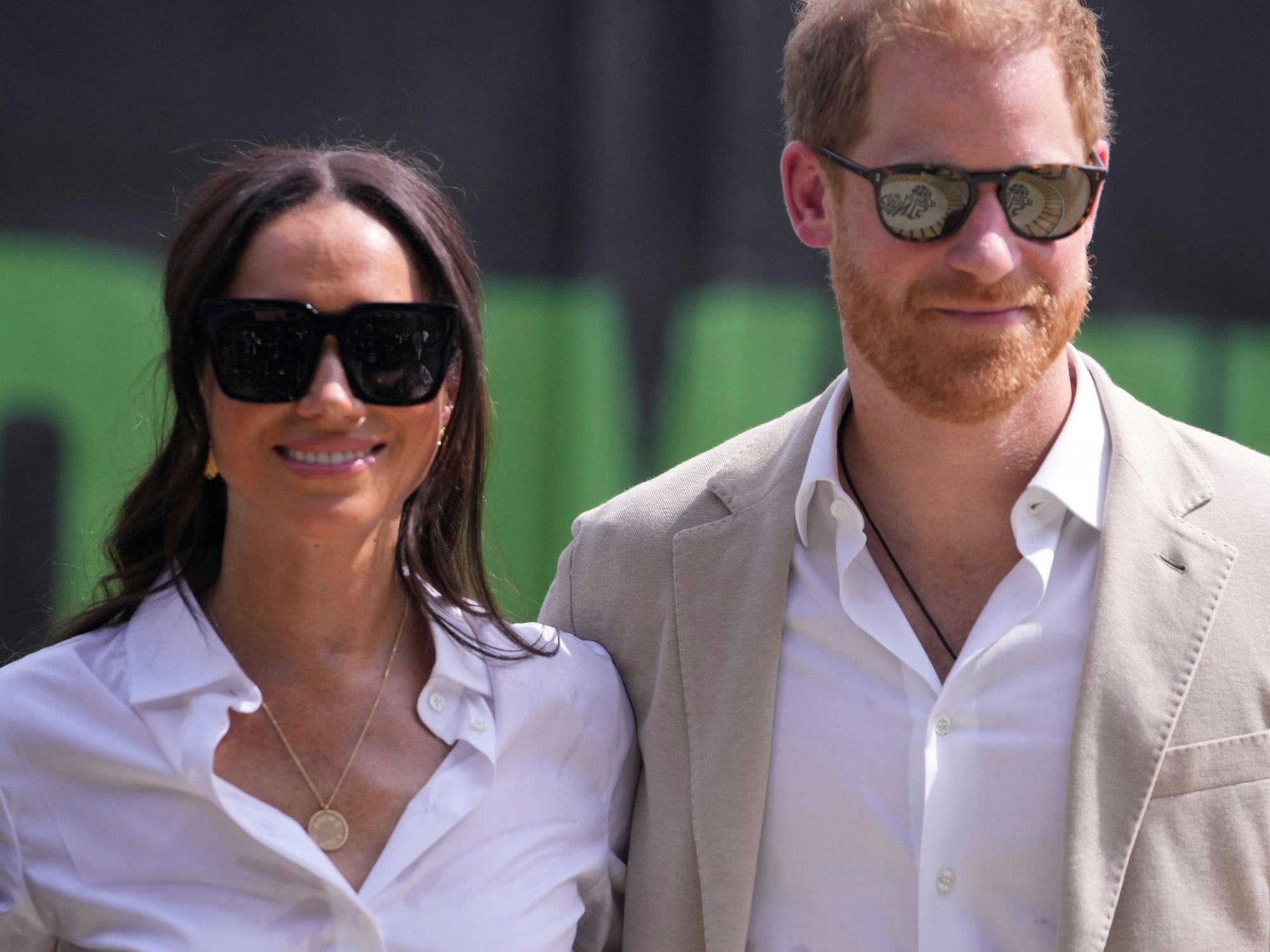 Prinz Harry (r) und Meghan besuchen im Mai 2024 die Giant of Africa Foundation bei der Dream Big Basketball Klinik. In einem aktuellen Interview stellte das Paar sein neues Projekt „The Parents Network“ vor.
