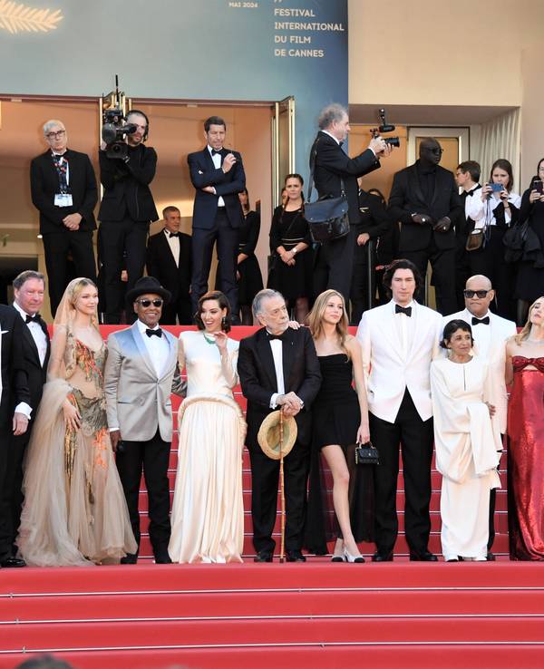 Der Cast von „Megalopolis“ auf dem roten Teppich bei den Filmfestspielen in Cannes 2024.