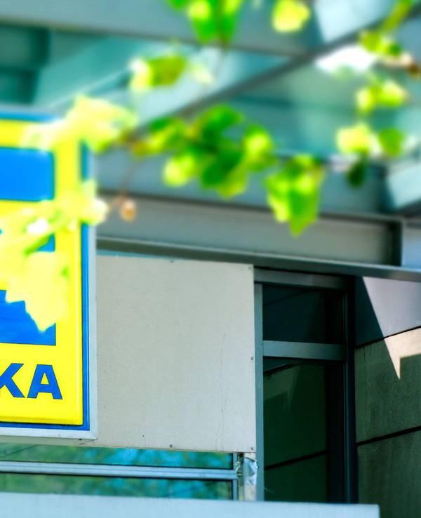 Das Logo einer Edeka-Filiale.