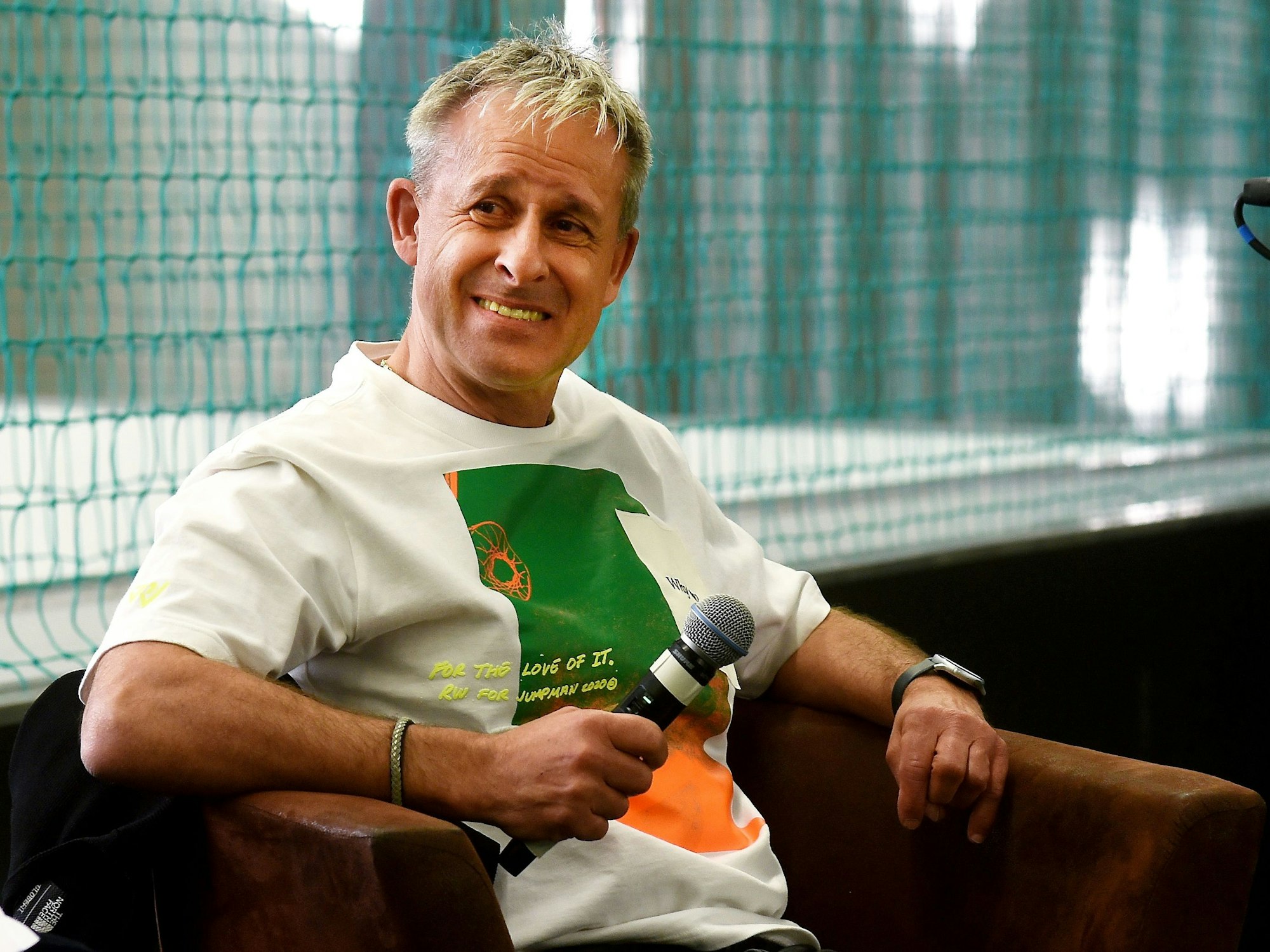 FC-Legende Pierre Littbarski am 4. Mai 2022 auf einer Veranstaltung in Hürth.