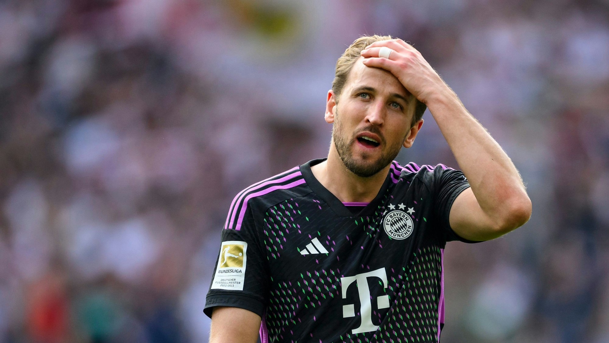 Harry Kane ärgert sich während des Bundesligaspiels gegen den VfB Stuttgart.