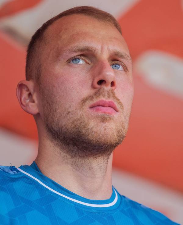 Kölns Torwart Marvin Schwäbe vor dem Spiel im Rhein-Energie-Stadion.