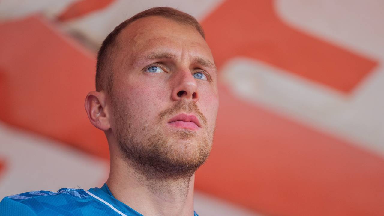 Kölns Torwart Marvin Schwäbe vor dem Spiel im Rhein-Energie-Stadion.