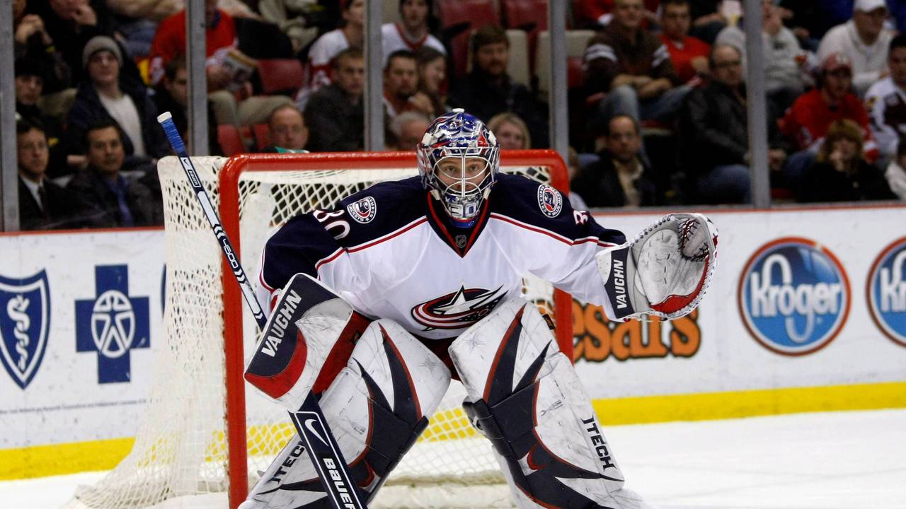 Fredrik Norrena in einem Spiel für die Columbus Blue Jackets gegen die Detroit Red Wings.