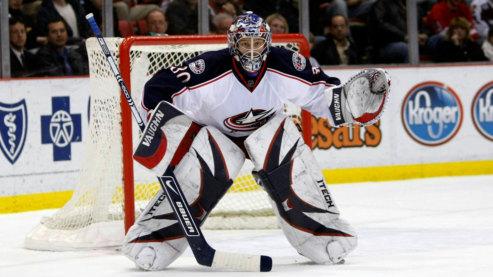 Fredrik Norrena in einem Spiel für die Columbus Blue Jackets gegen die Detroit Red Wings.