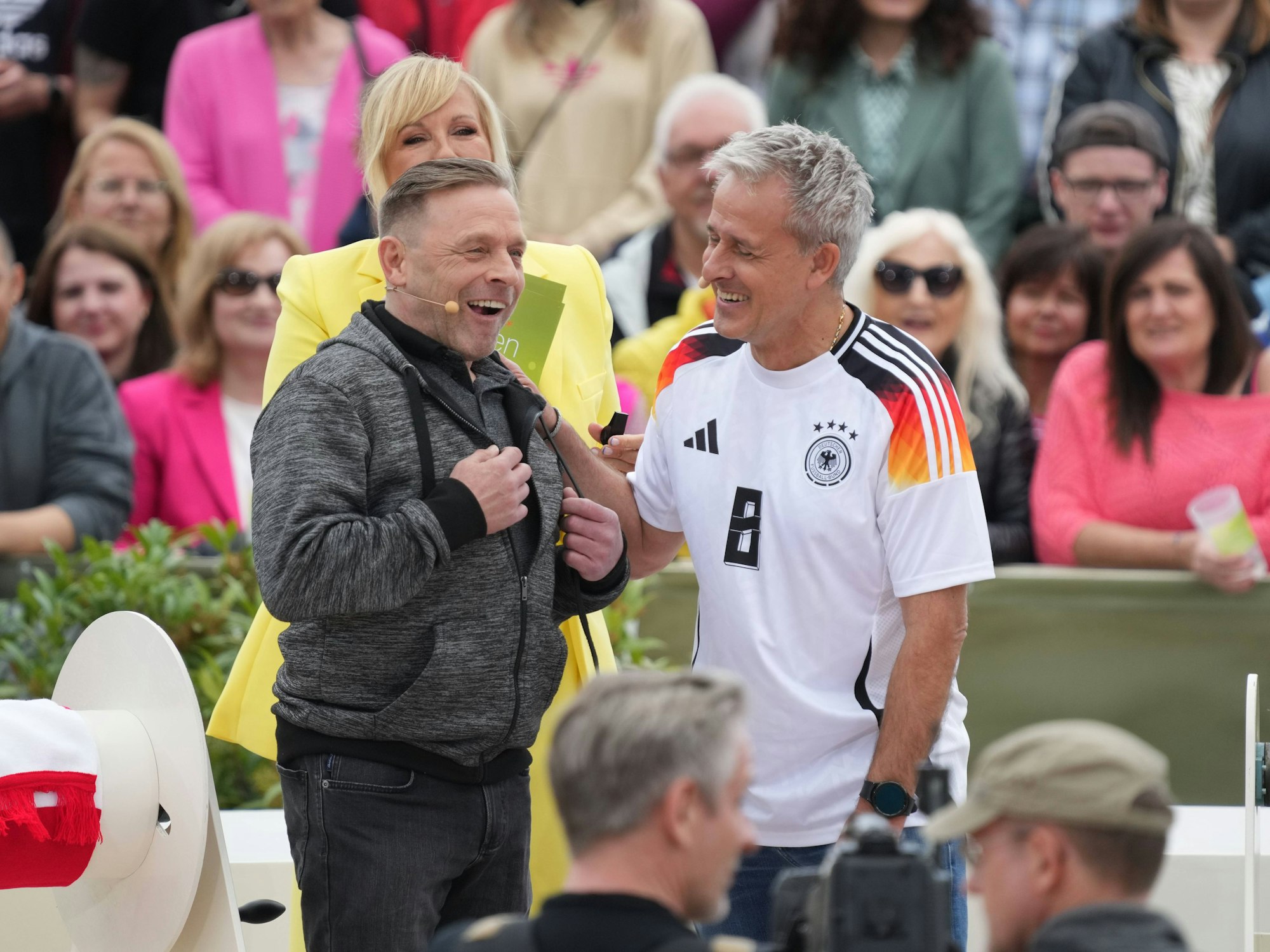 Thomas Häßler und Pierre Littbarski im ZDF-Fernsehgarten.