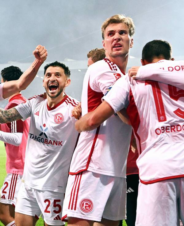 Fortuna Düsseldorf Jubel nach Sieg in Bochum.