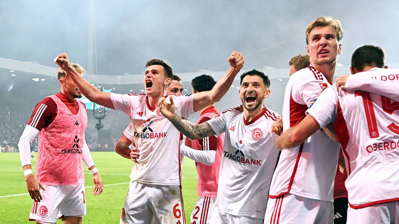 Fortuna Düsseldorf Jubel nach Sieg in Bochum.