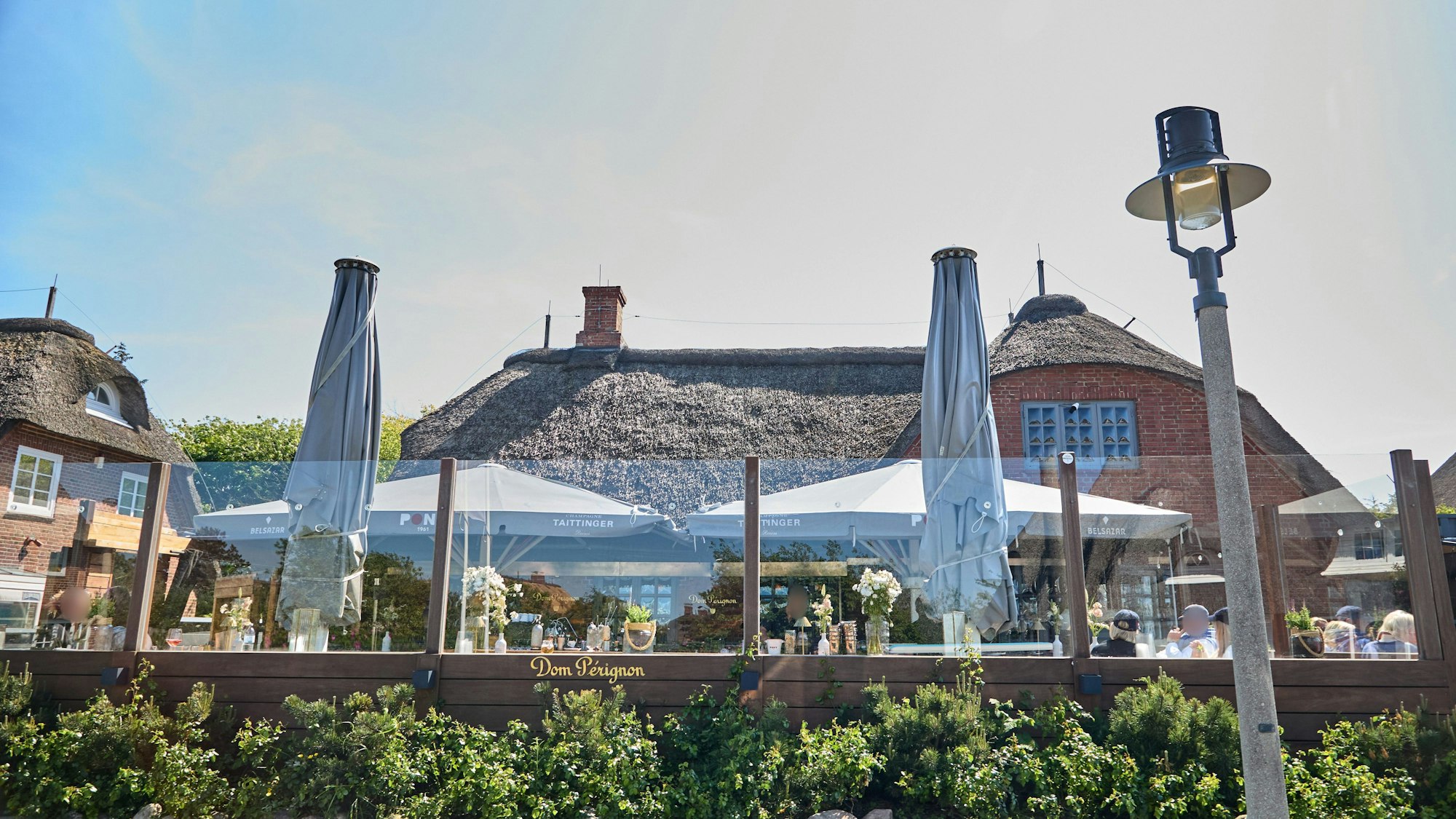 Blick auf das Lokal „Pony“ in Kampen. Seit Donnerstagabend wird ein kurzer Video-Clip zigfach in den sozialen Medien geteilt, junge Gäste einer Party grölen zu einem Pop-Hit rassistische Parolen, ein Mann macht eine Geste, die an den Hitlergruß denken lässt.