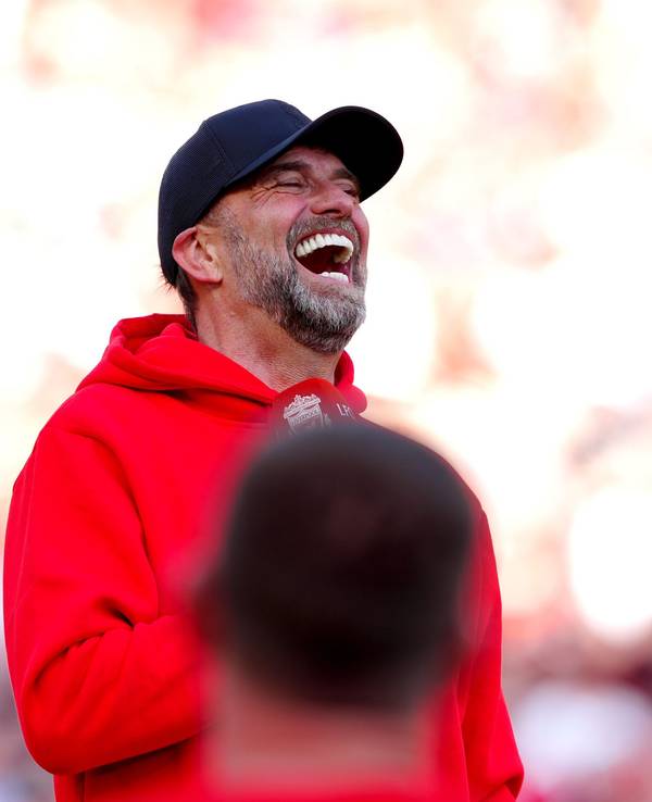 Jürgen Klopp lacht bei seiner Verabschiedung vom FC Liverpool am 19. Mai 2024.
