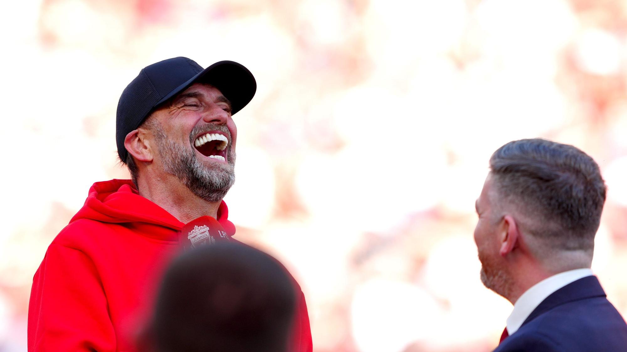 Jürgen Klopp lacht bei seiner Verabschiedung vom FC Liverpool am 19. Mai 2024.