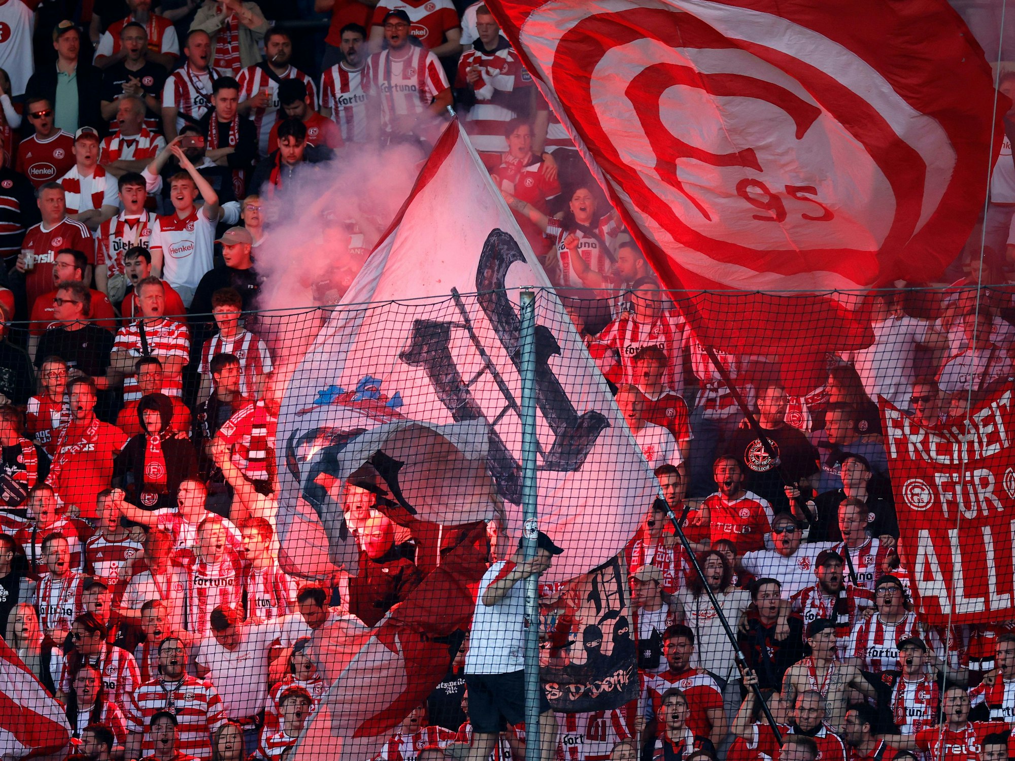 Fans von Fortuna Düsseldorf.