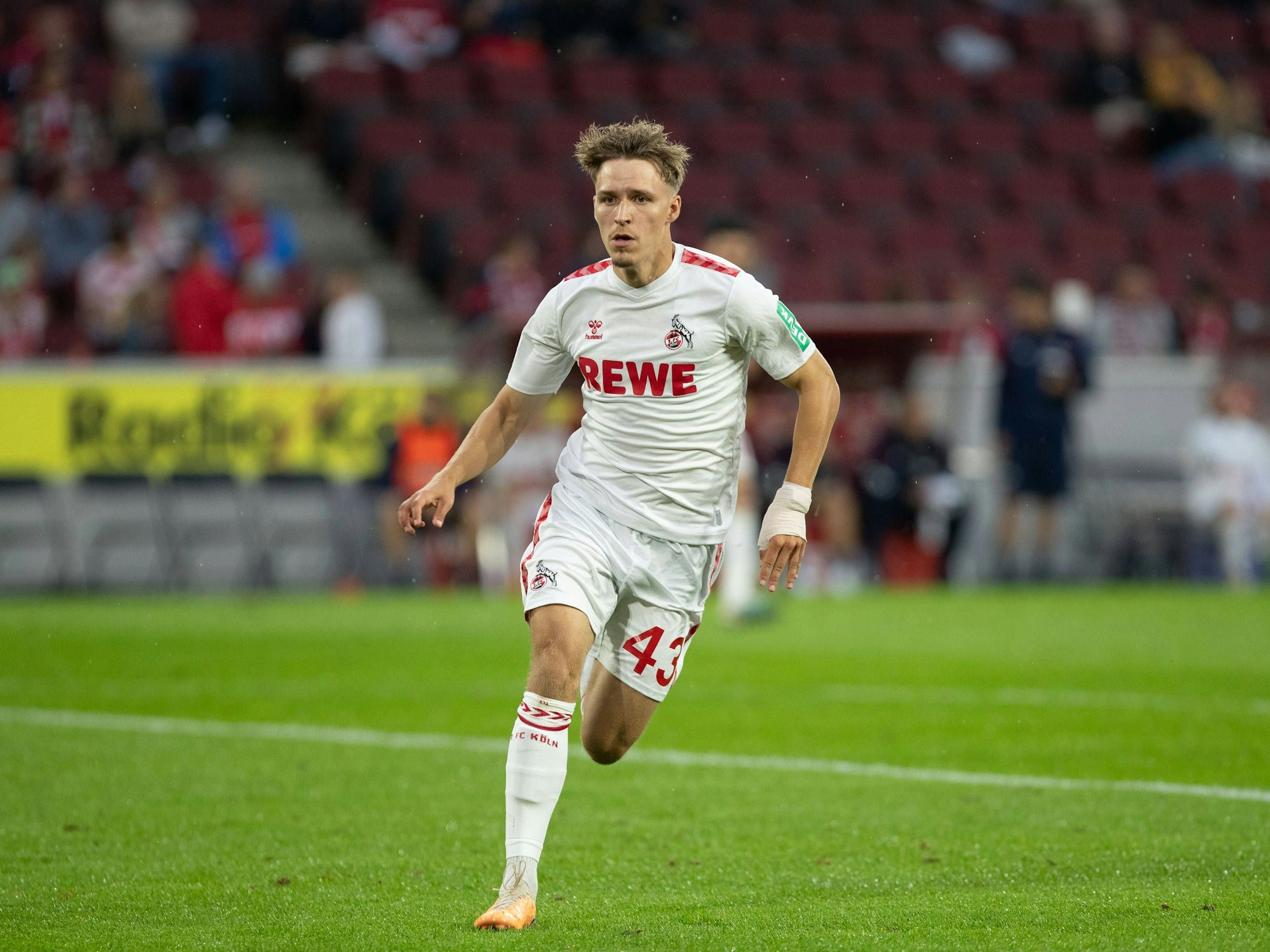 Maximilian Schmid im FC-Testspiel gegen Nantes im Einsatz.