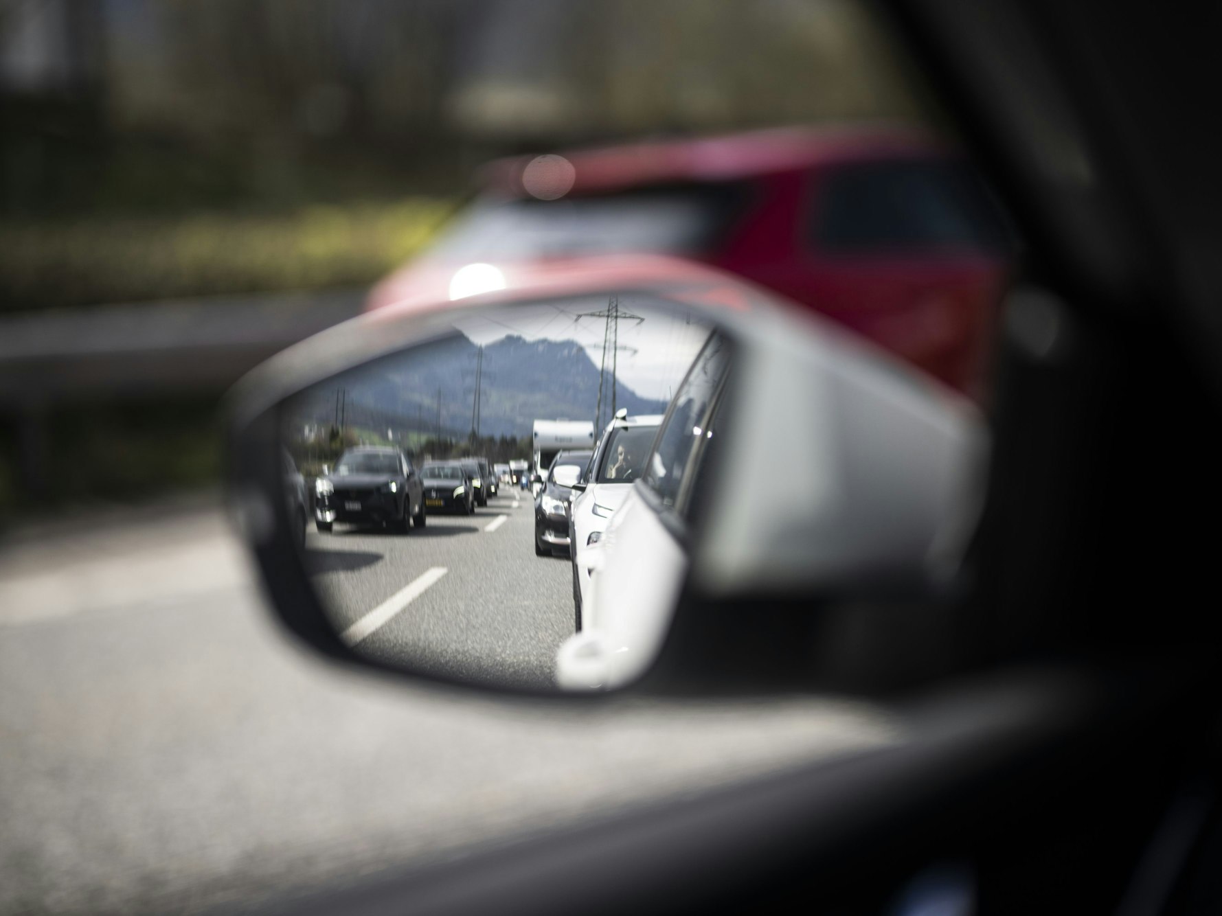 Symbolbild eines Außenspiegels