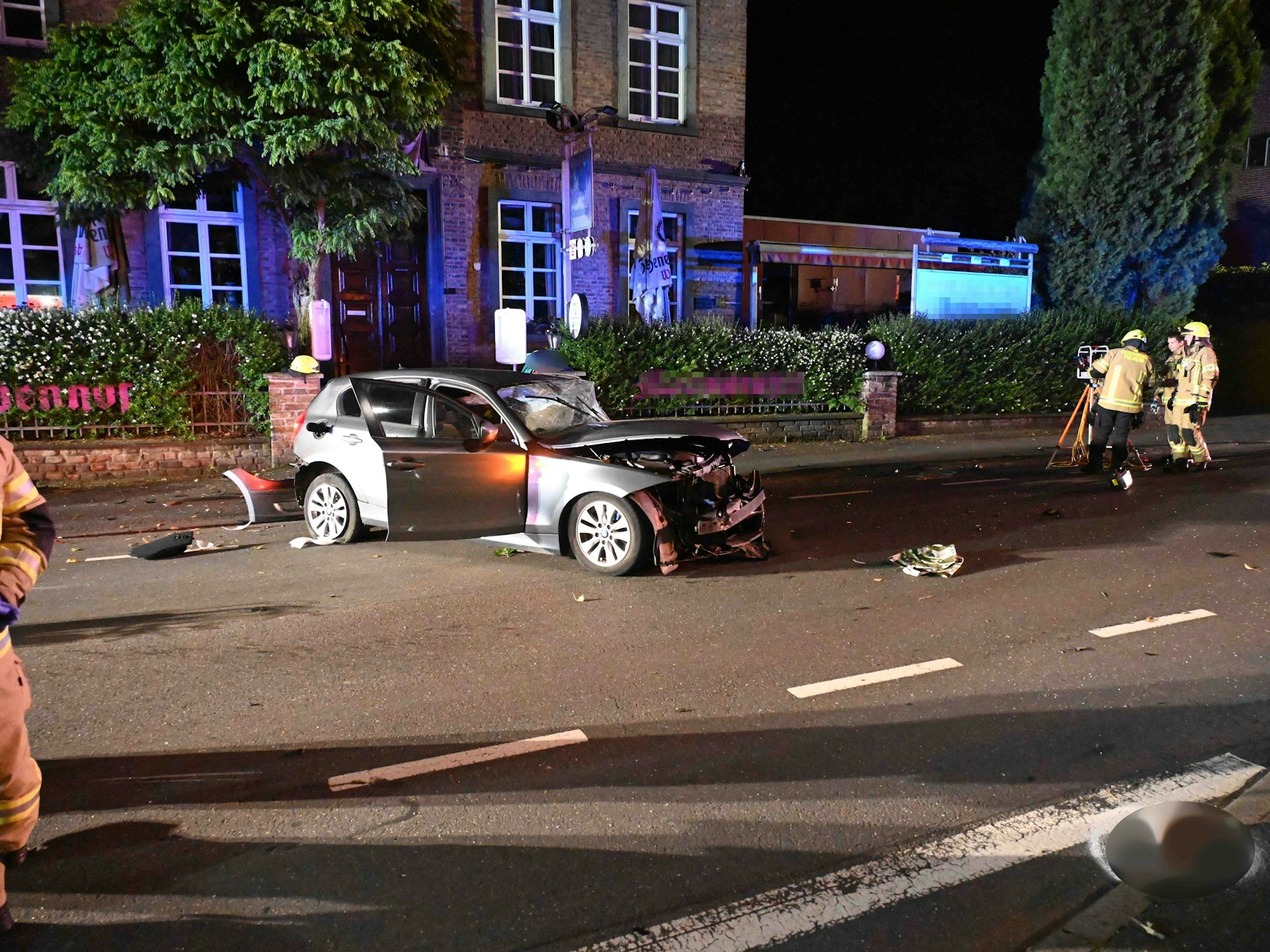 In Pulheim-Brauweiler kam es in der Nacht zu Sonntag (26. Mai 2024) zu einem tödlichen Unfall.